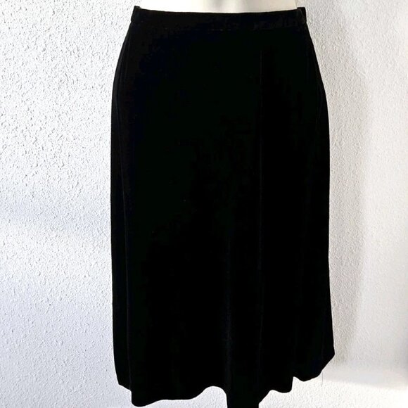 Vintage Talbots Black Velvet A-Line Skirt Women's Size 8P Excellent - Picture 1 of 6
